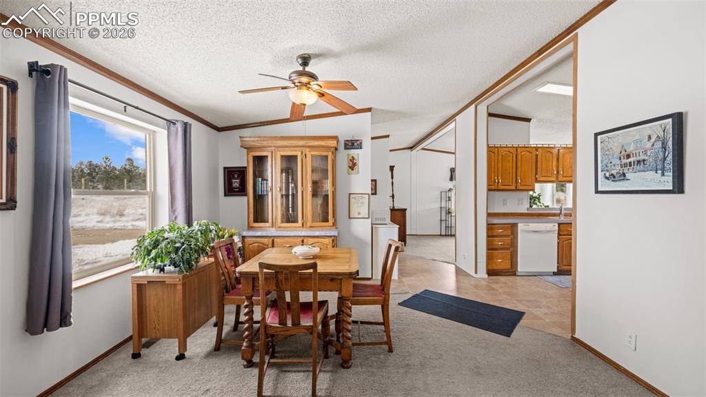 Image 3 of 42: Dining Area