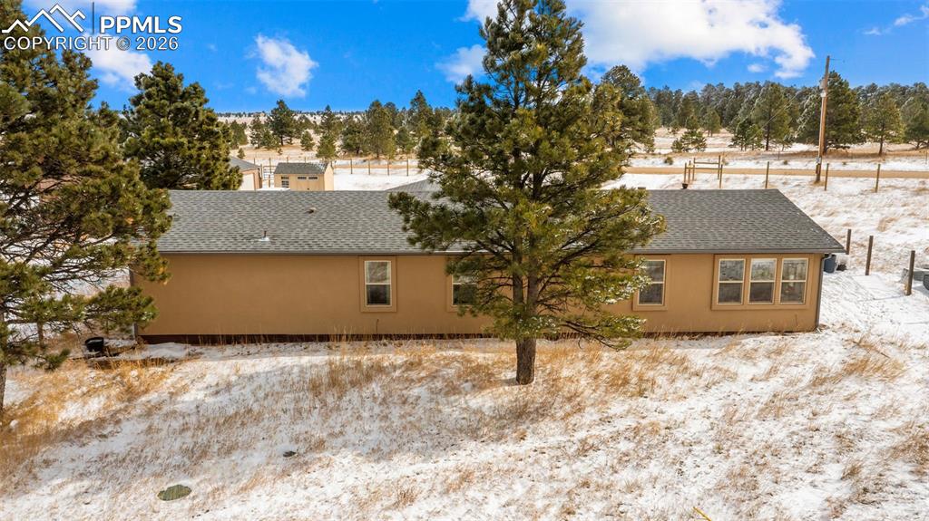 Image 31 of 42: Back of Structure