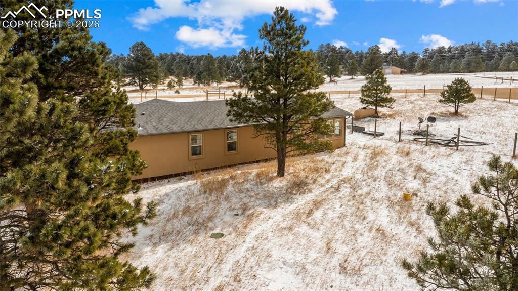 Image 32 of 42: Back of Structure