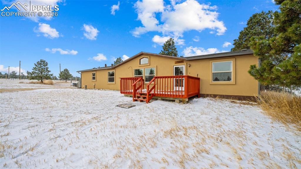 Image 4 of 42: Back of Structure