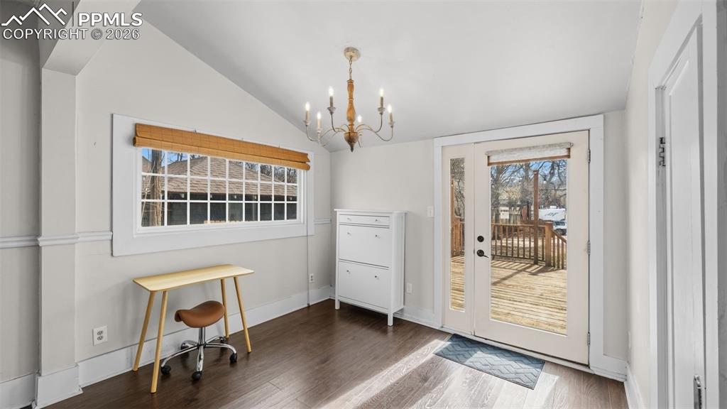 Image 8 of 40: Entry