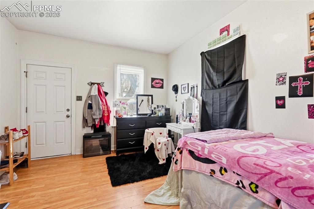 Image 2 of 50: Bedroom