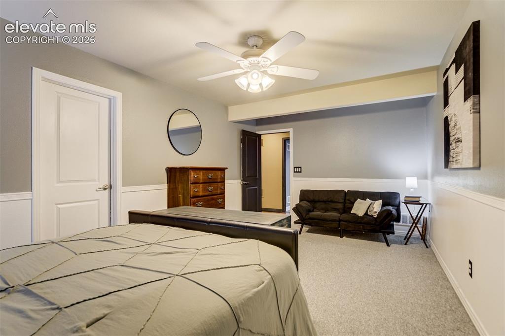 Image 34 of 43: Bedroom