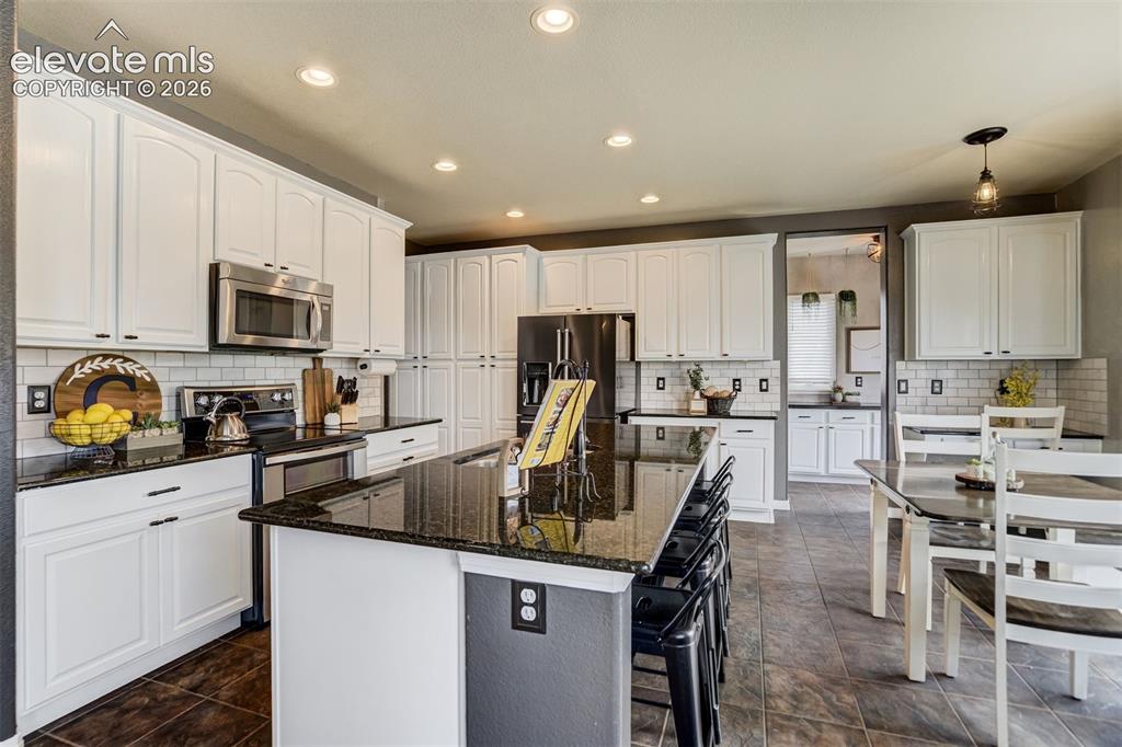 Image 7 of 43: Kitchen