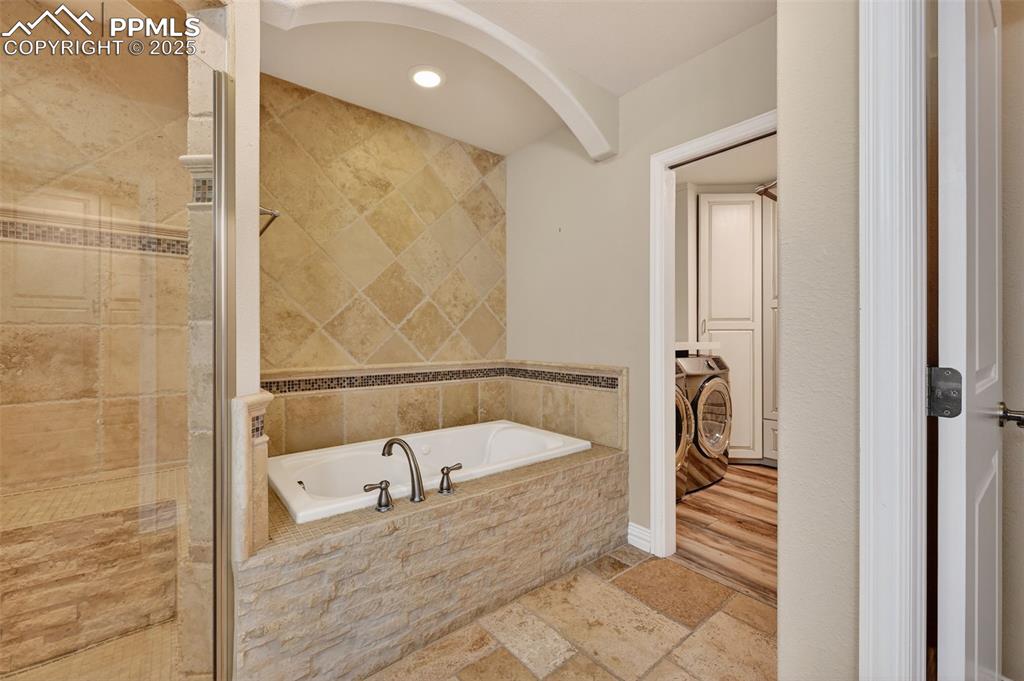 Image 30 of 49: Bathroom