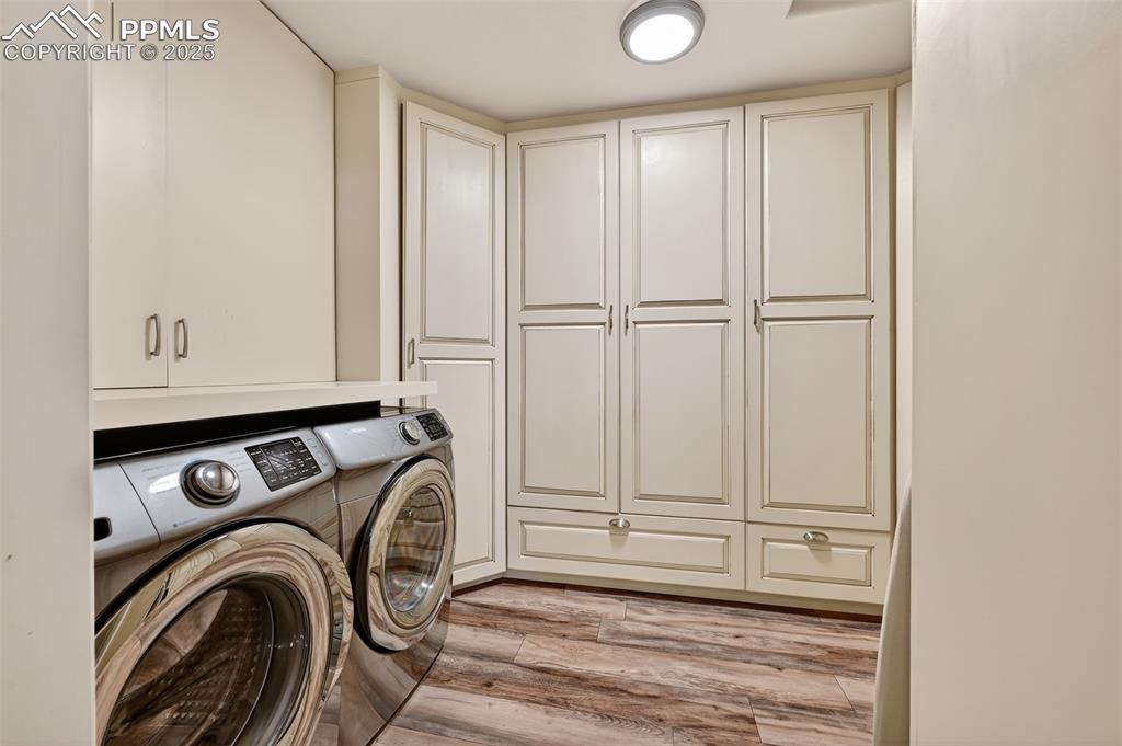 Image 31 of 49: Laundry