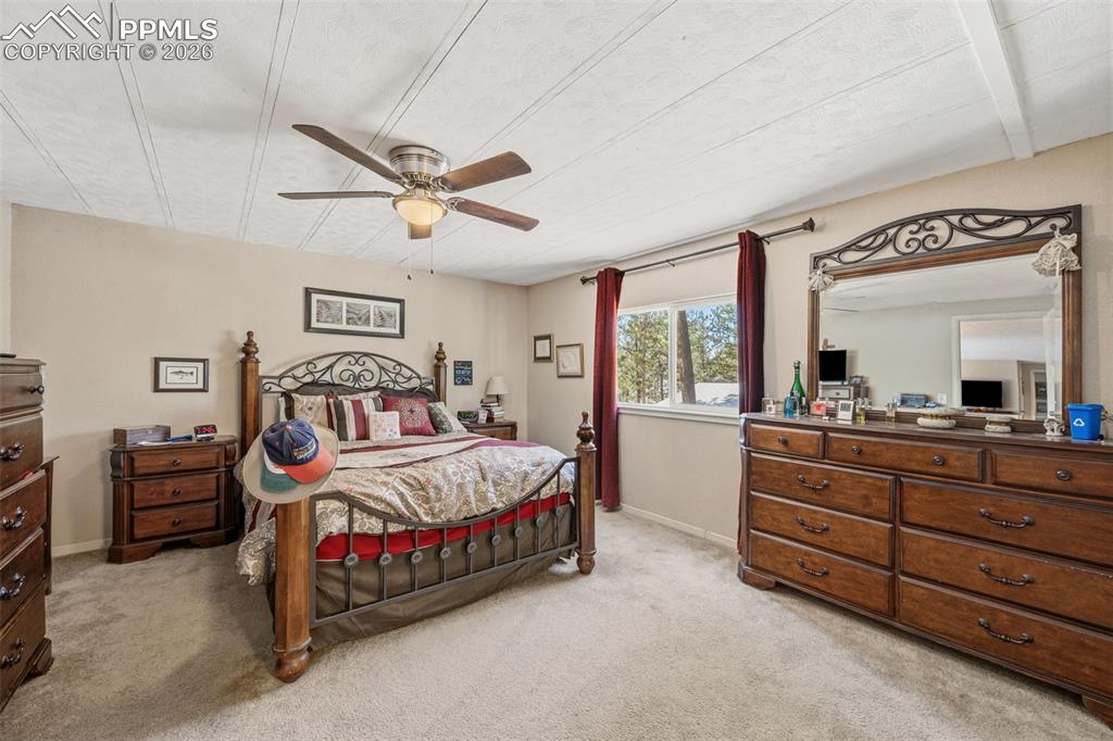 Image 14 of 34: Bedroom