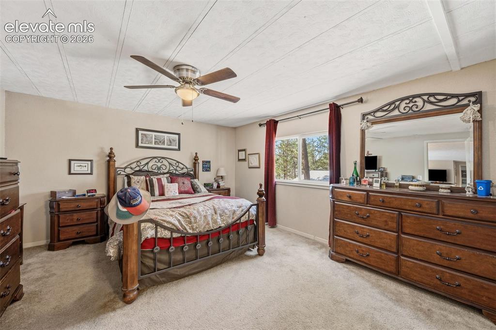 Image 15 of 34: Bedroom