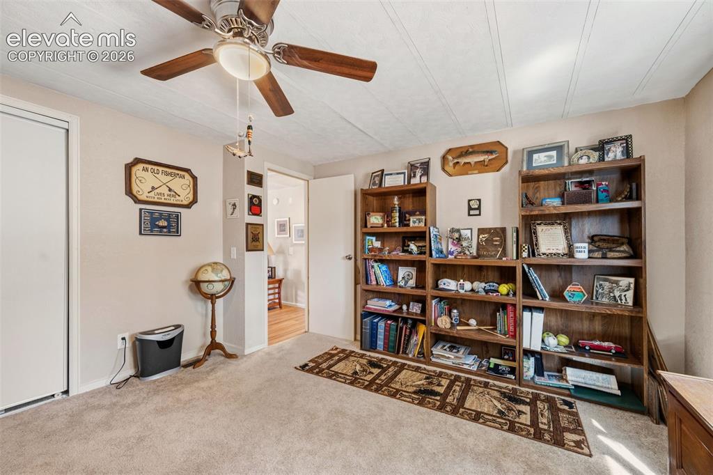 Image 18 of 34: Sitting Room