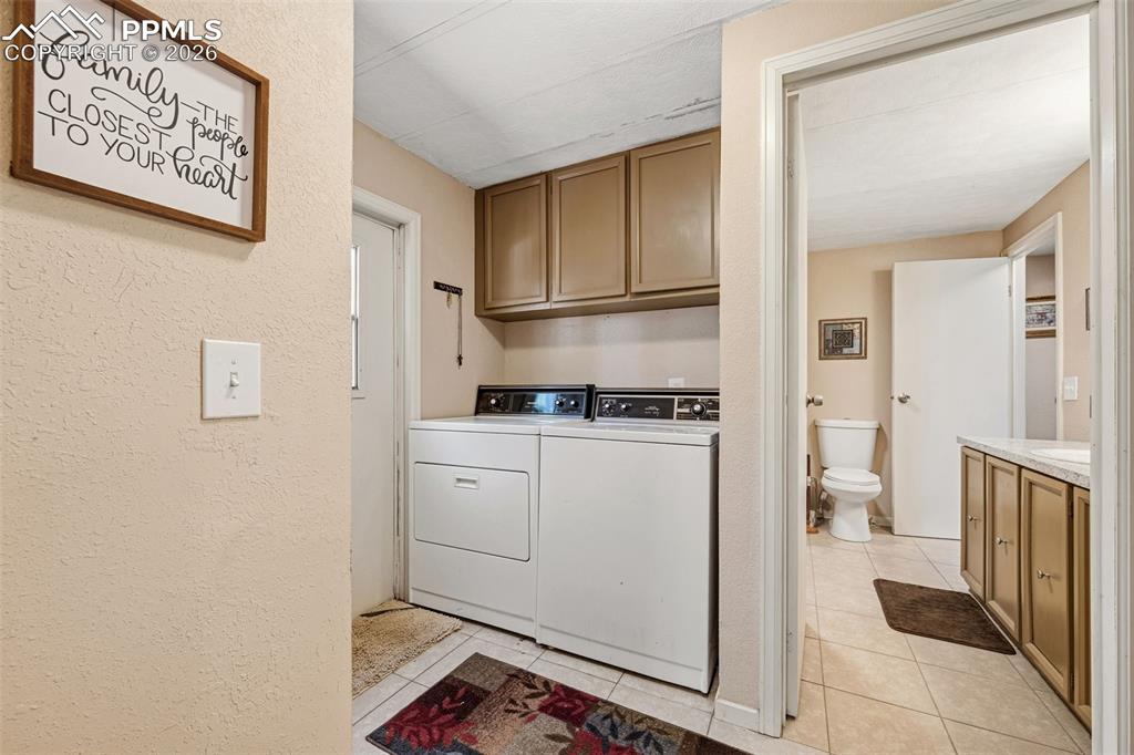 Image 21 of 34: Sitting Room