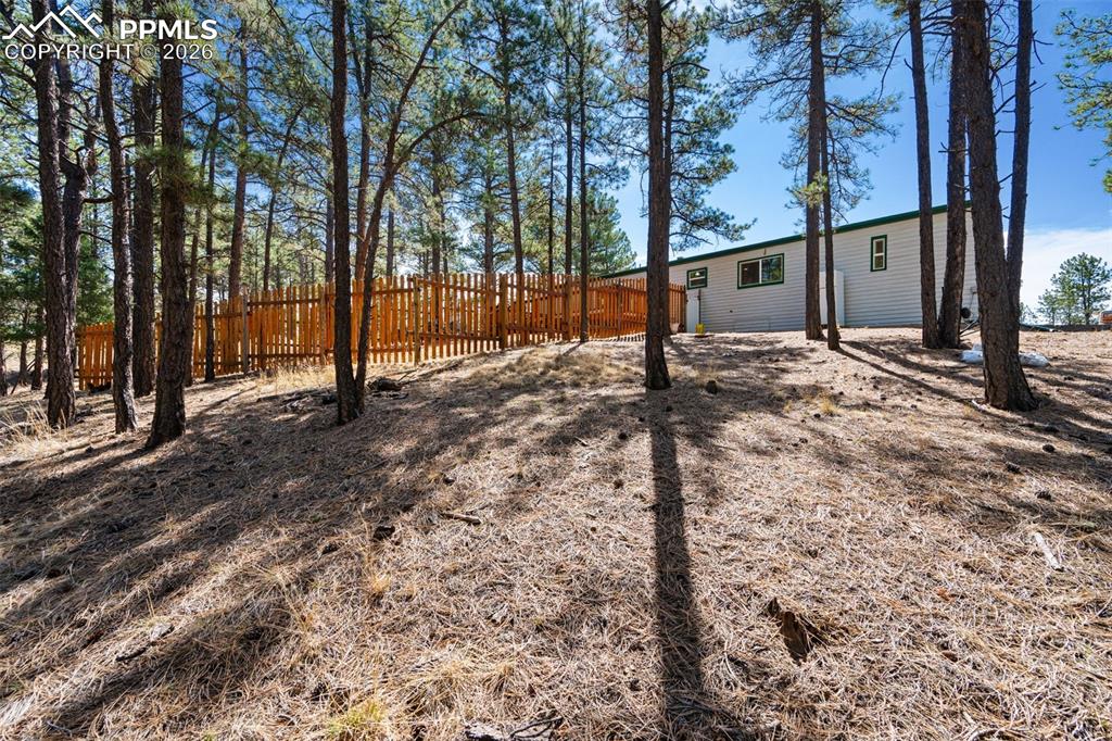 Image 24 of 34: Laundry