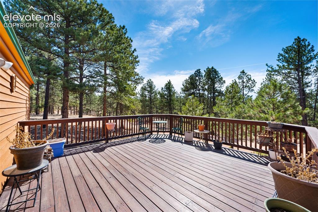 Image 3 of 34: Deck