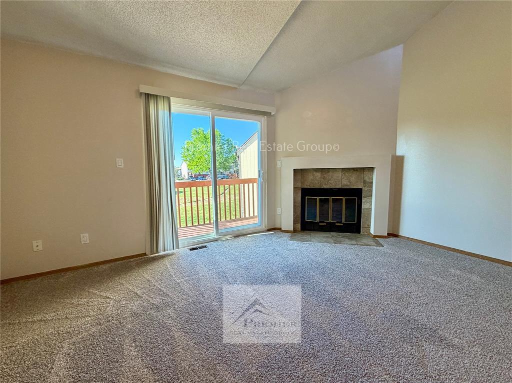 Image 7 of 17: Living Room