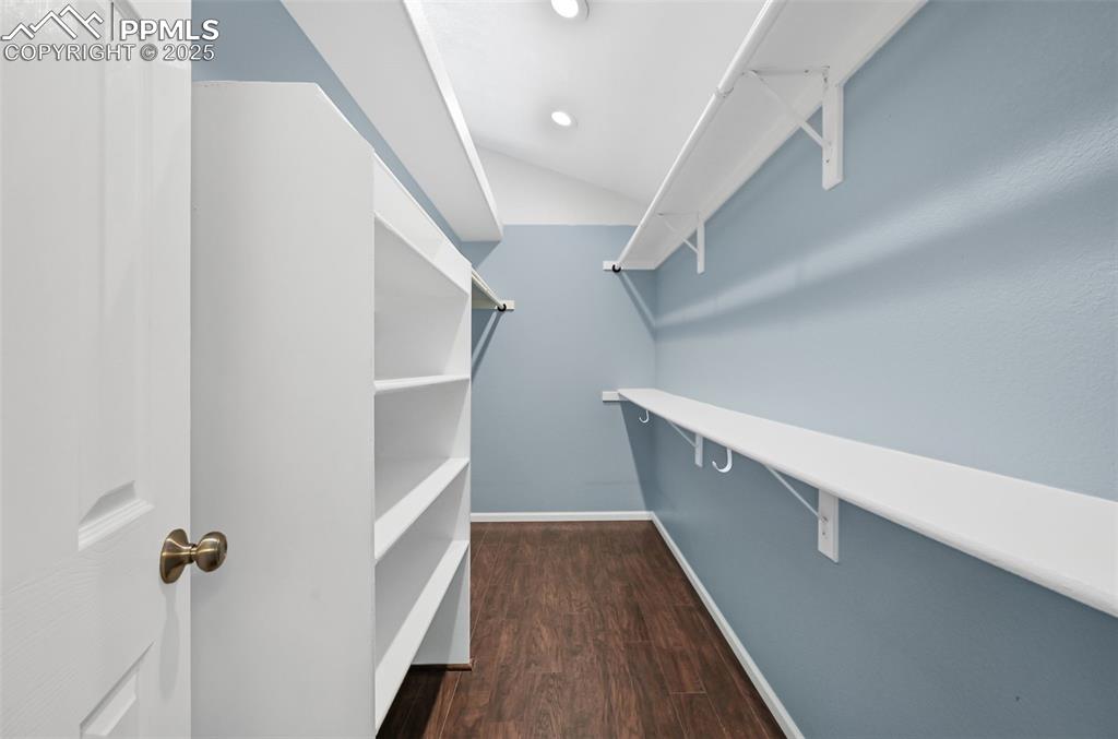 Image 28 of 42: Closet