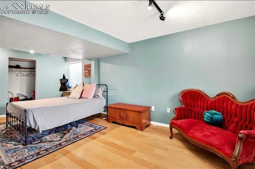 Image 43 of 48: Bedroom