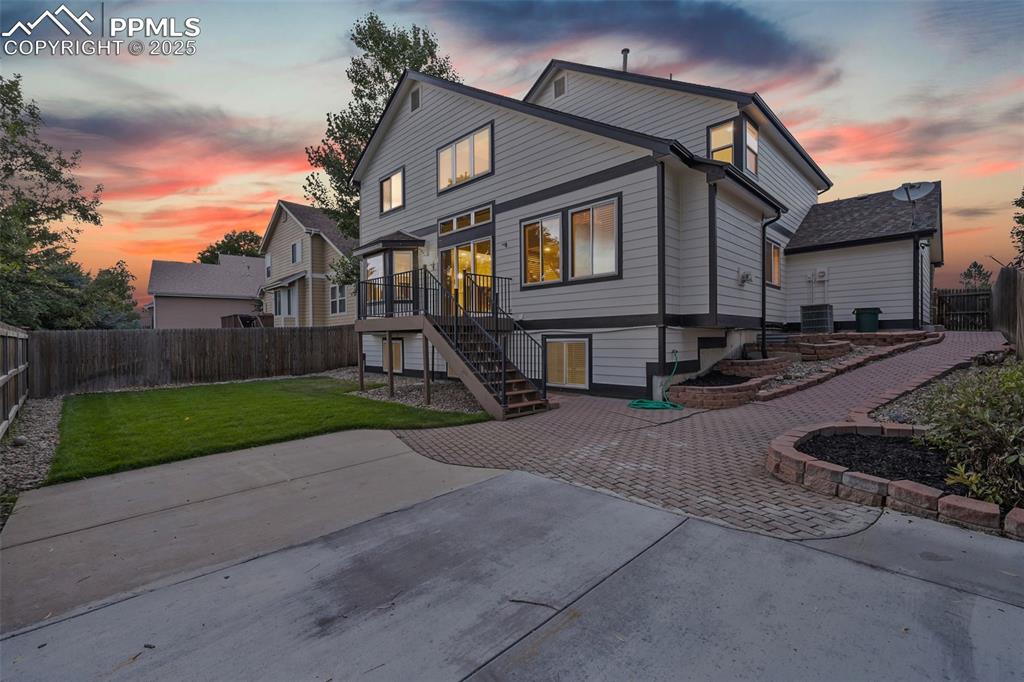 Image 7 of 42: Back of Structure