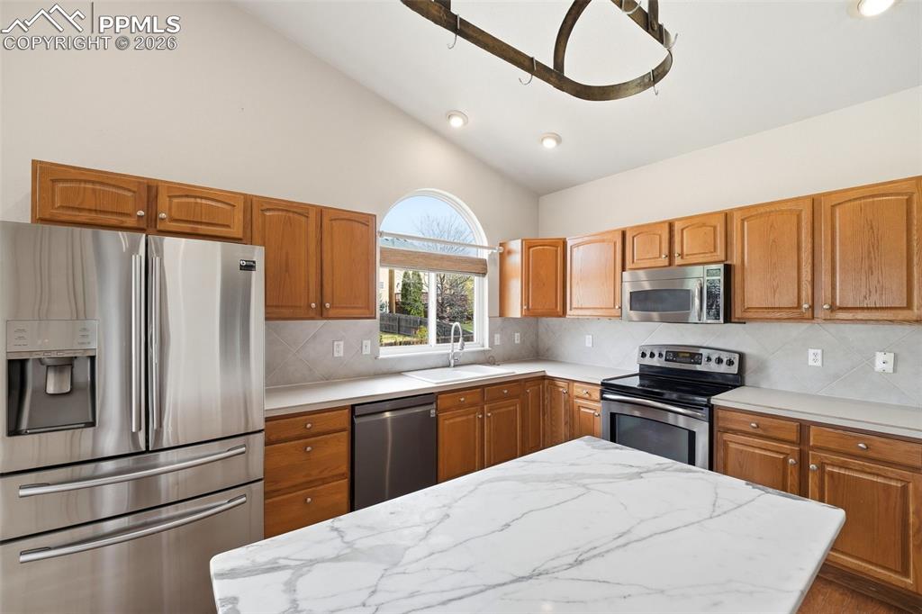 Image 11 of 44: Kitchen