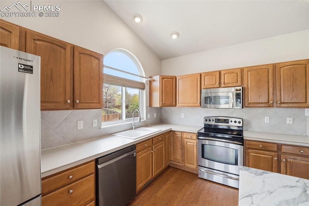 Image 12 of 44: Kitchen