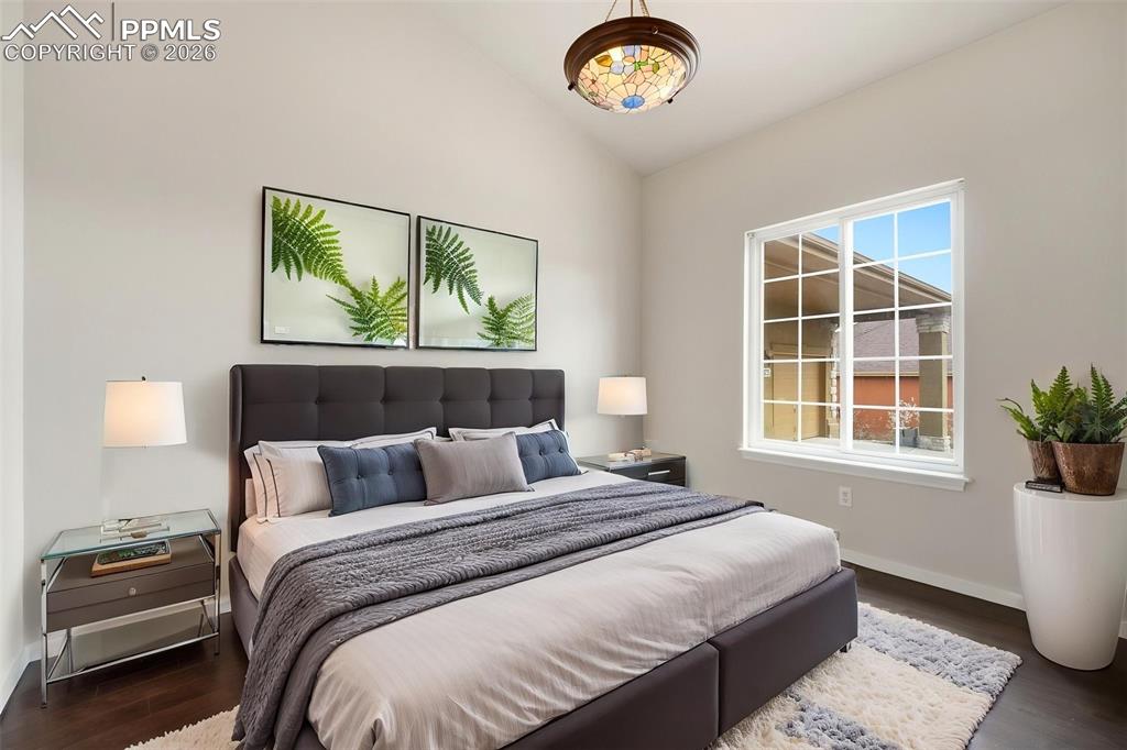 Image 25 of 44: Bedroom