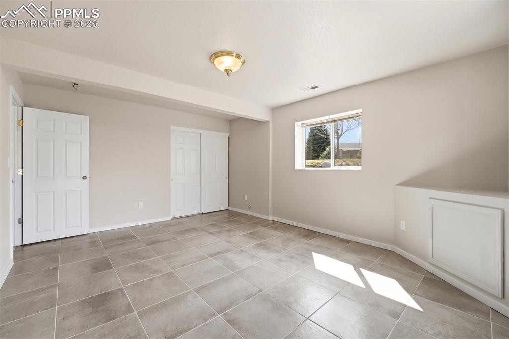 Image 32 of 44: Bedroom