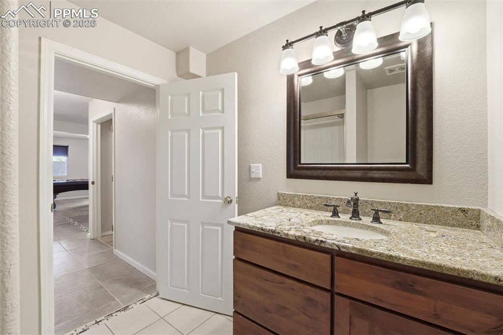 Image 33 of 44: Bathroom