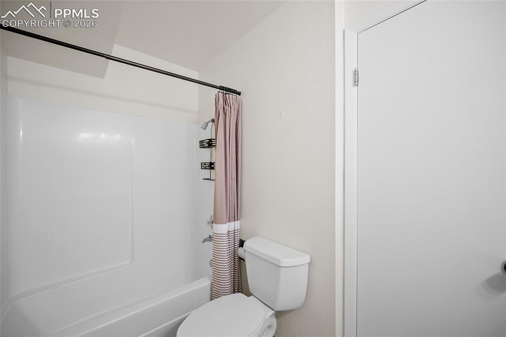 Image 20 of 41: Primary bedroom bathroom.