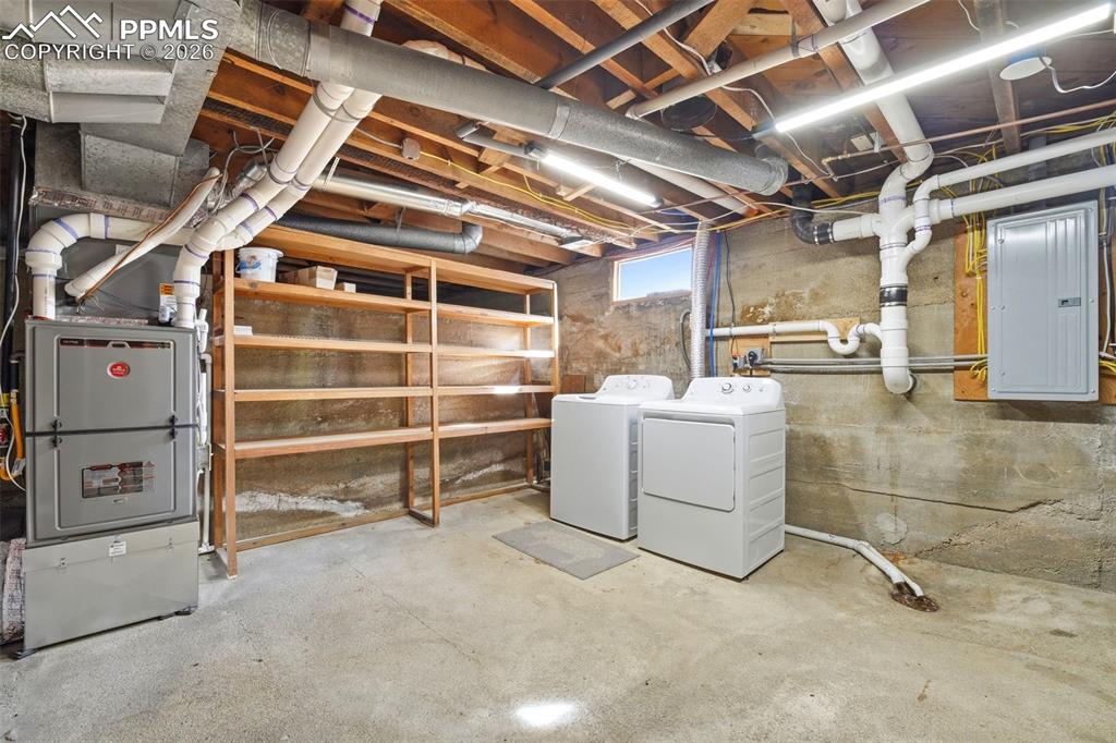 Image 35 of 49: Bedroom