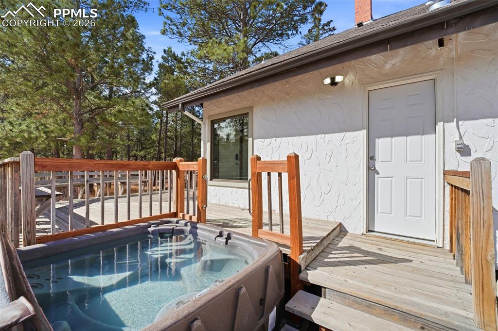 Image 37 of 49: Bathroom