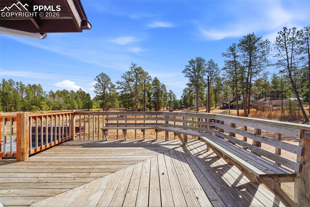 Image 41 of 49: Deck