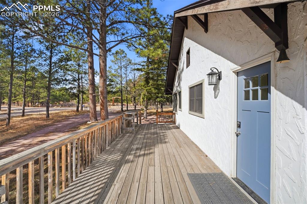 Image 42 of 49: Deck