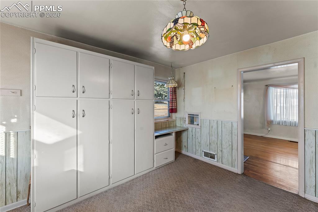 Image 13 of 47: Kitchen