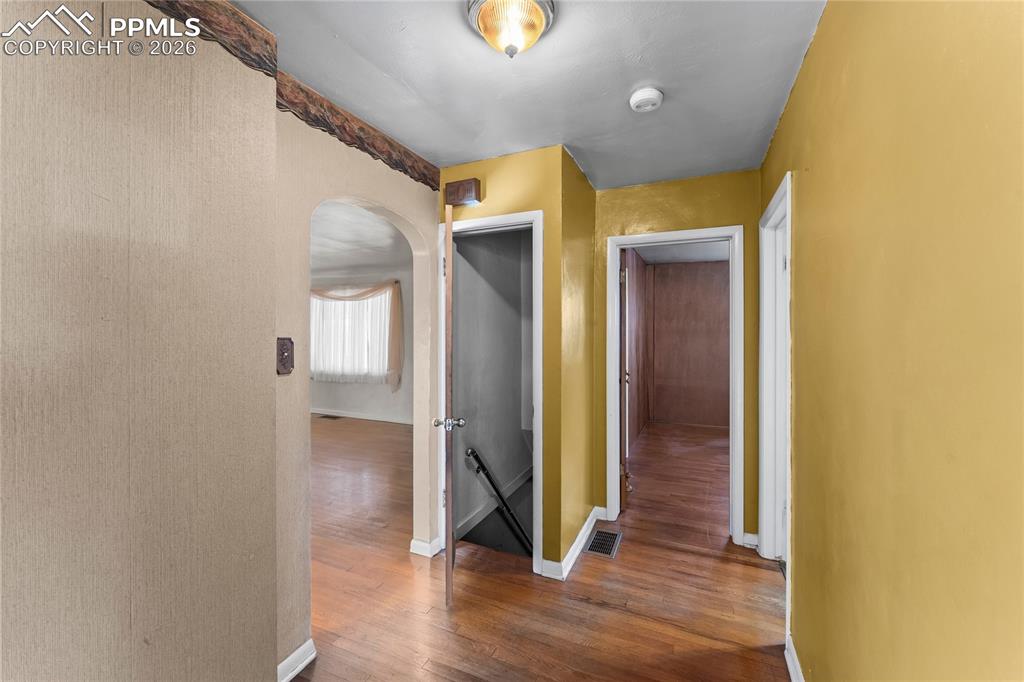 Image 14 of 47: Hallway