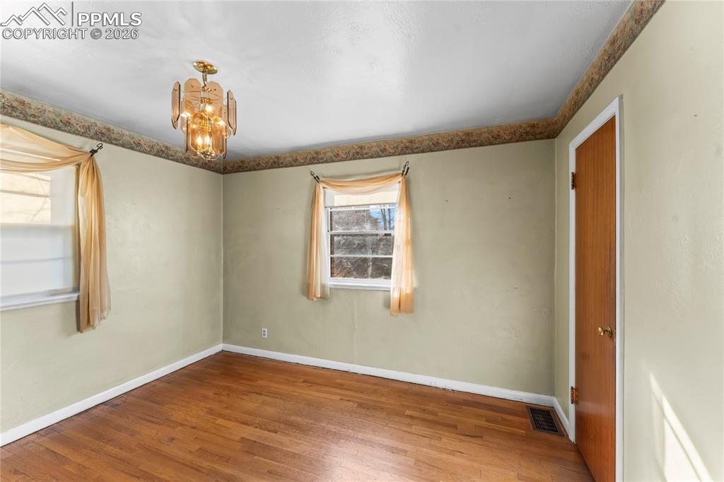 Image 16 of 47: Bedroom