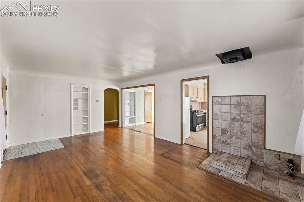 Image 5 of 47: Living Room