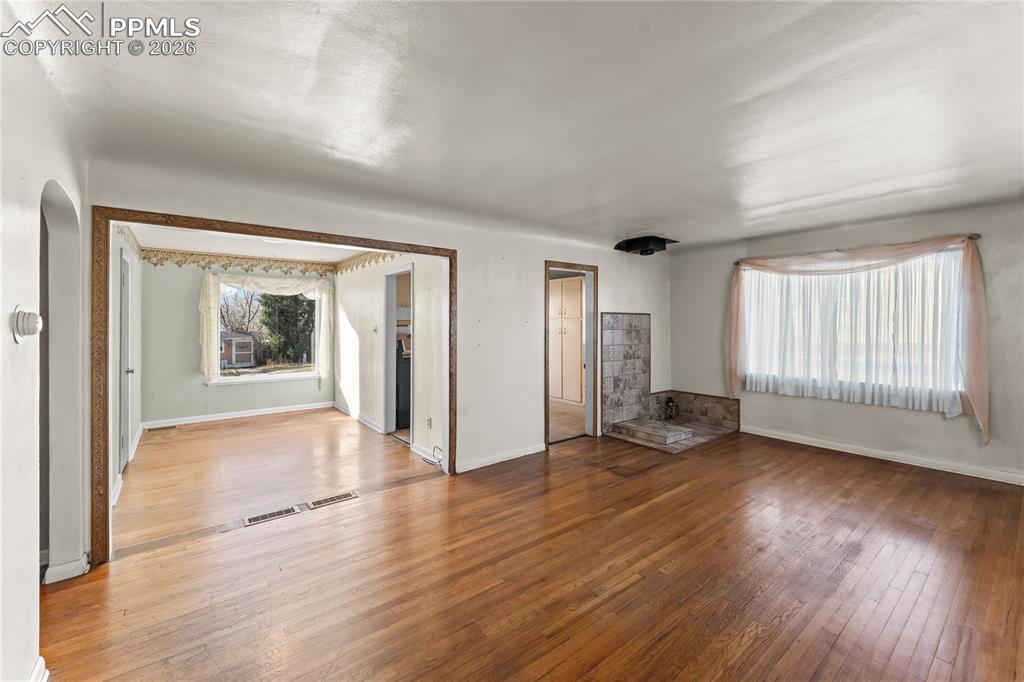 Image 6 of 47: Living Room