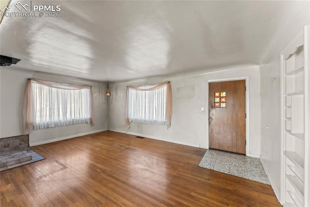 Image 7 of 47: Living Room