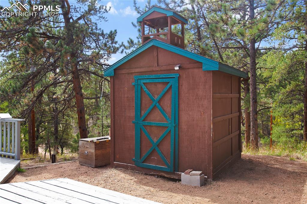 Image 25 of 49: 8x8 wood shed