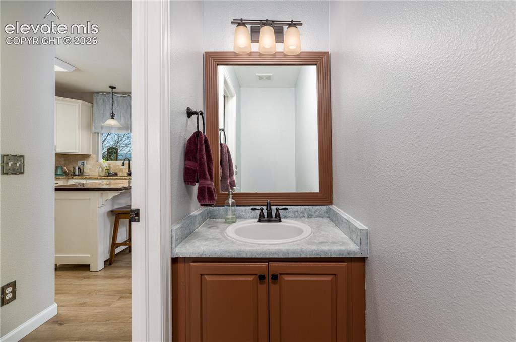 Image 10 of 35: Bathroom