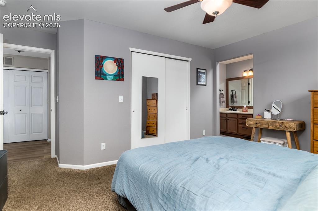 Image 14 of 35: Bedroom