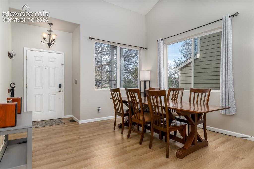 Image 2 of 35: Dining Area