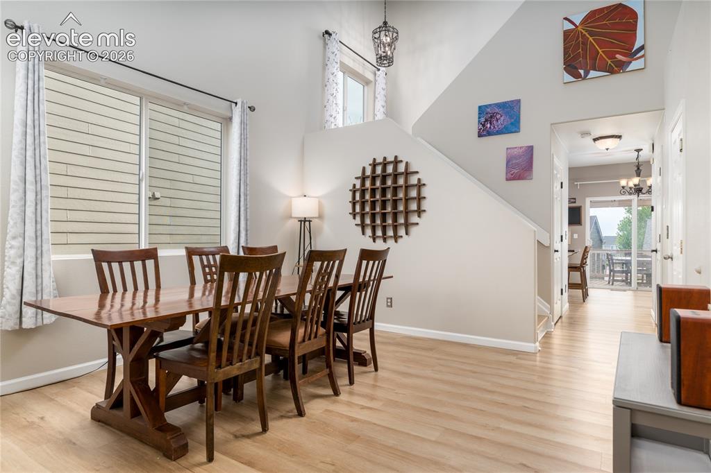 Image 3 of 35: Dining Area
