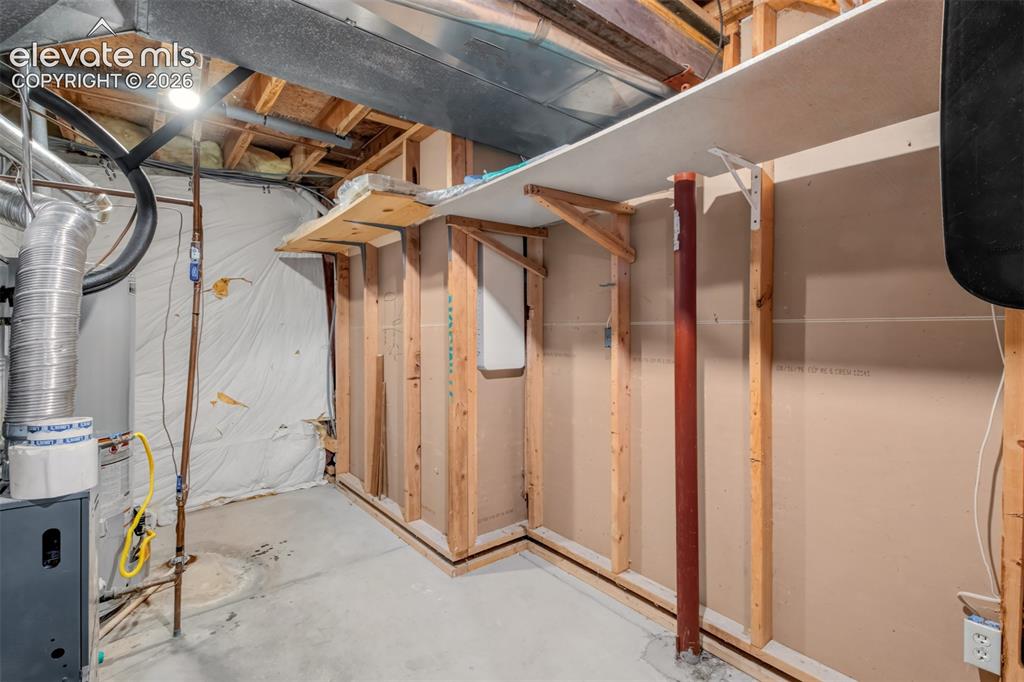 Image 33 of 46: Utility Room