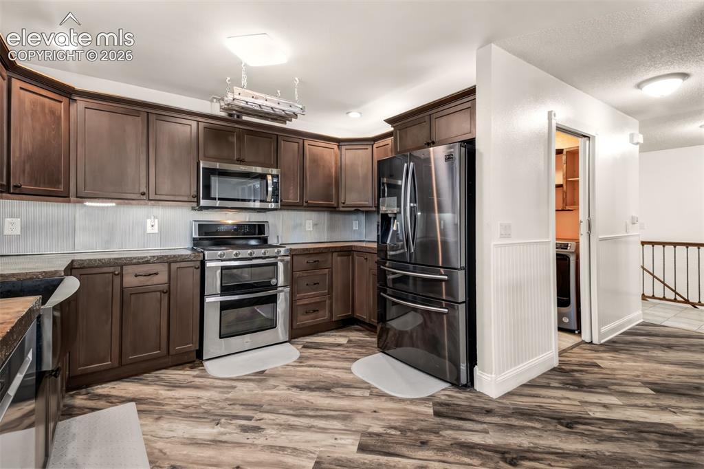 Image 8 of 46: Kitchen