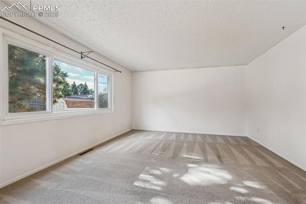 Image 12 of 36: Family Room