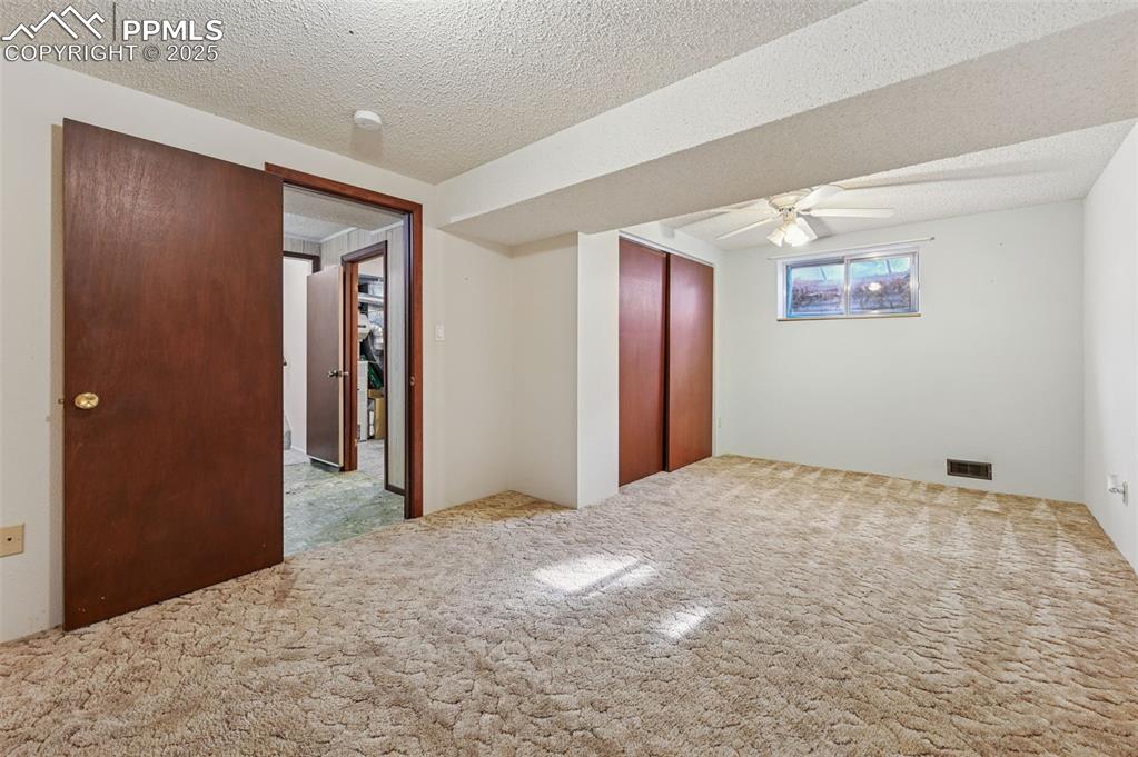 Image 26 of 36: Bedroom