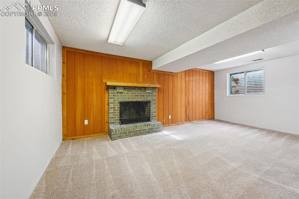 Image 27 of 36: Family Room - Lower Floor