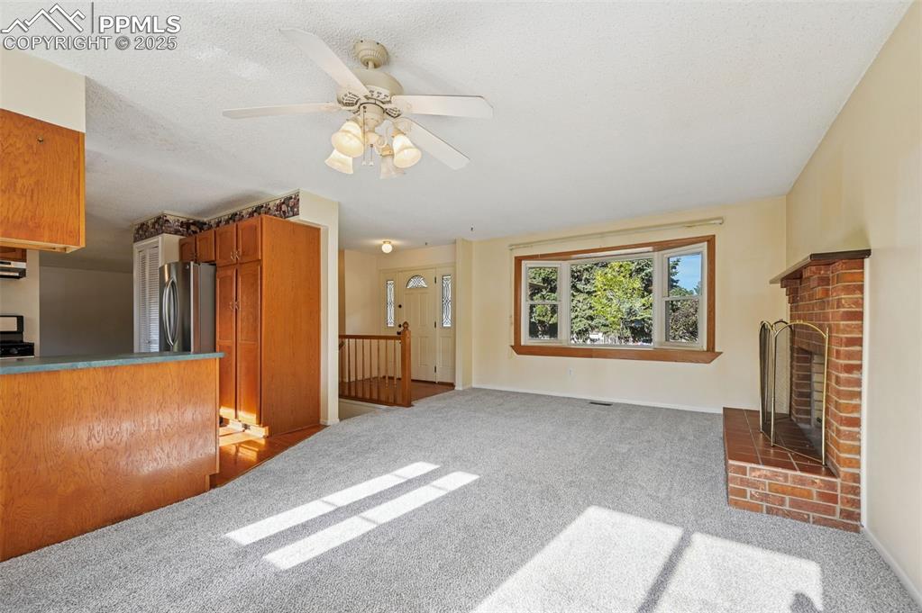 Image 7 of 36: Living Room