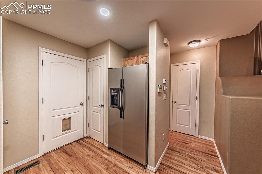 Image 17 of 40: Kitchen