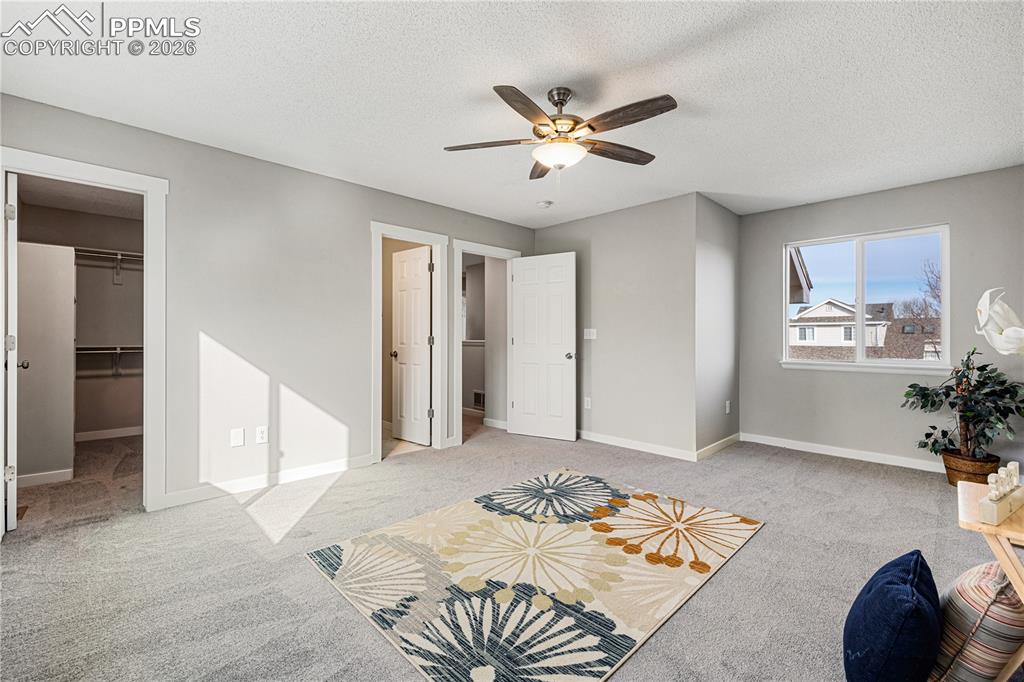 Image 18 of 39: Bedroom