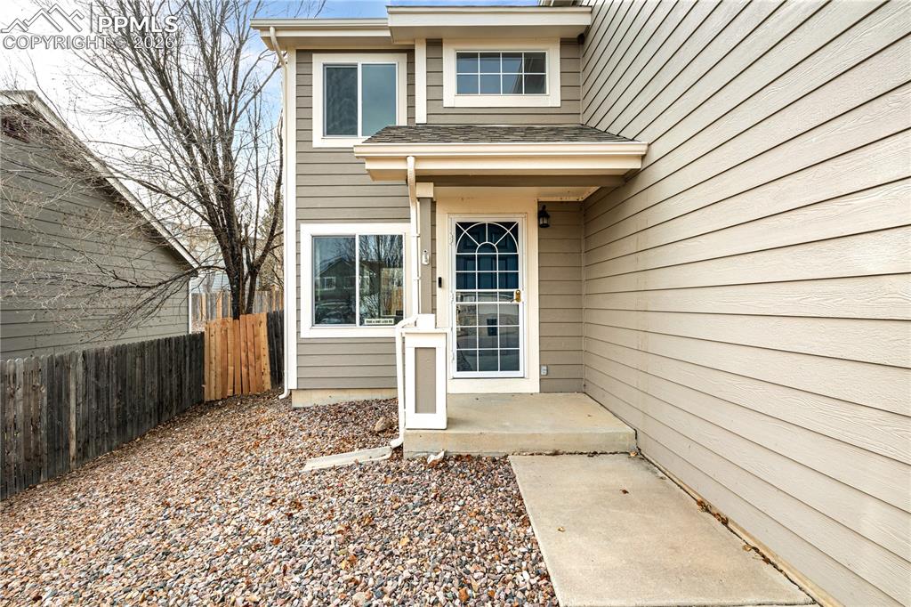 Image 37 of 39: Entry